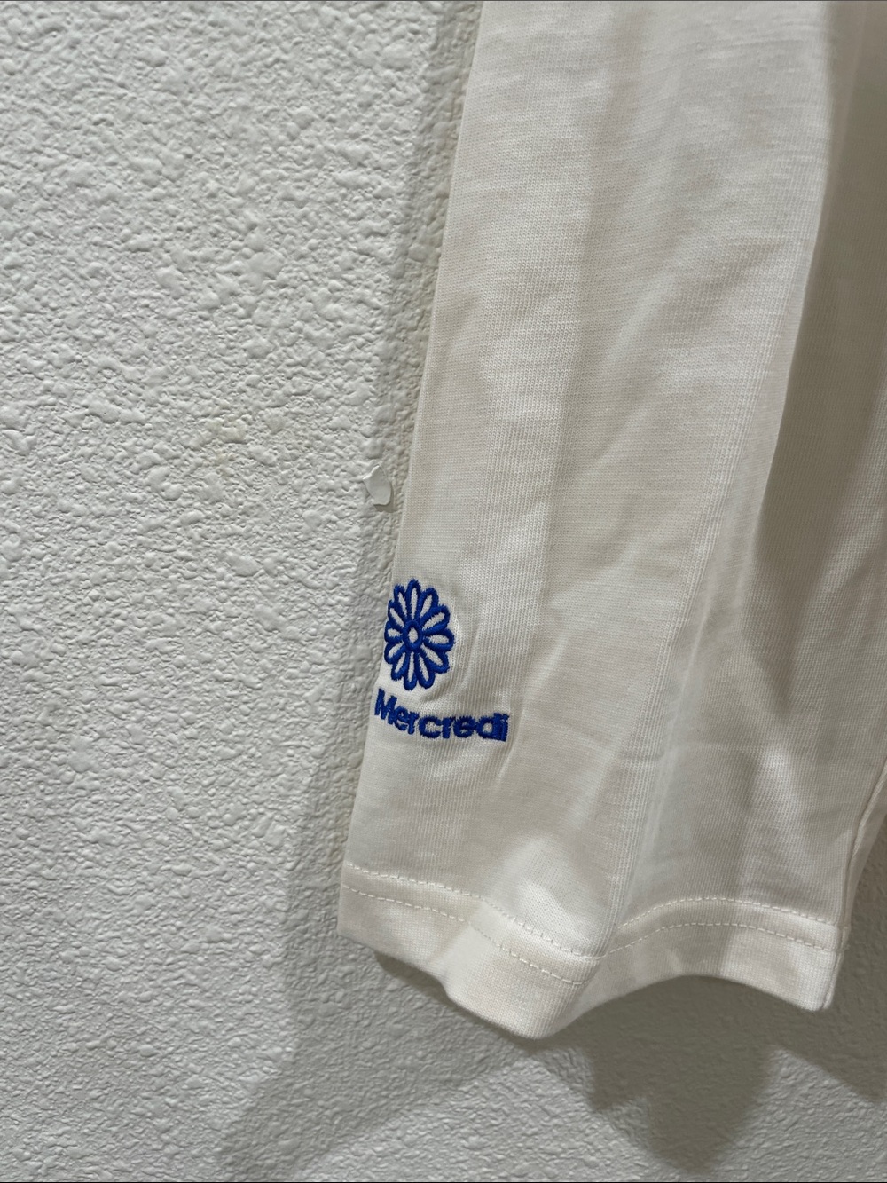Mardi Mercredi Floral Graphic Long Sleeve Tee Cream & Royal Blue XS - Picture 3 of 7